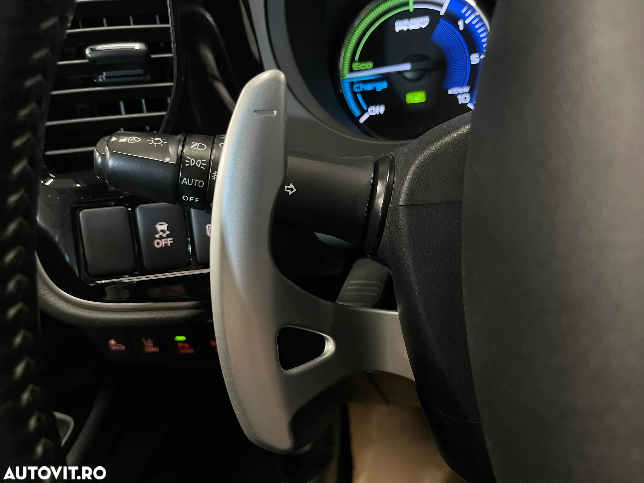 Mitsubishi Outlander 2.4 4WD Plug-In Hybrid Top - 28