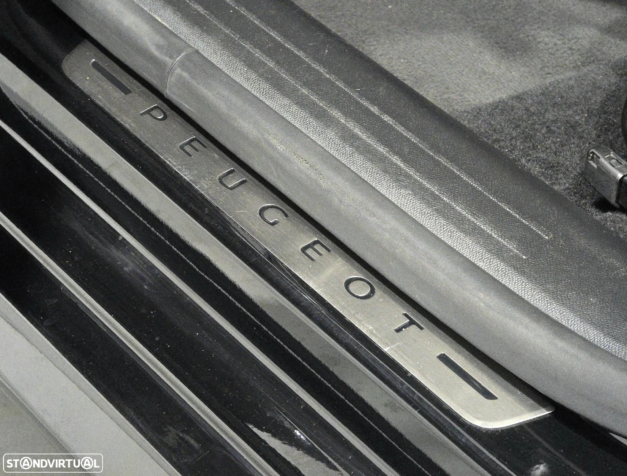 Peugeot e-208 50 kWh Allure - 31