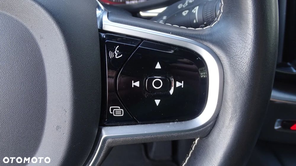 Volvo XC 60 B4 D AWD Geartronic Inscription - 18