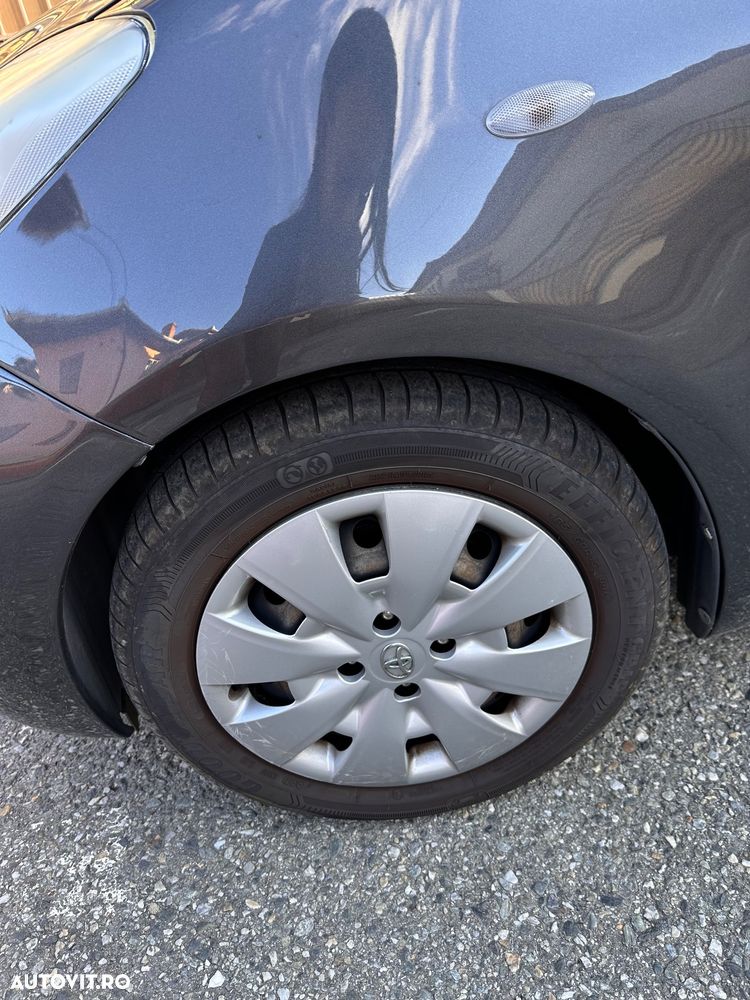 Toyota Yaris - 7