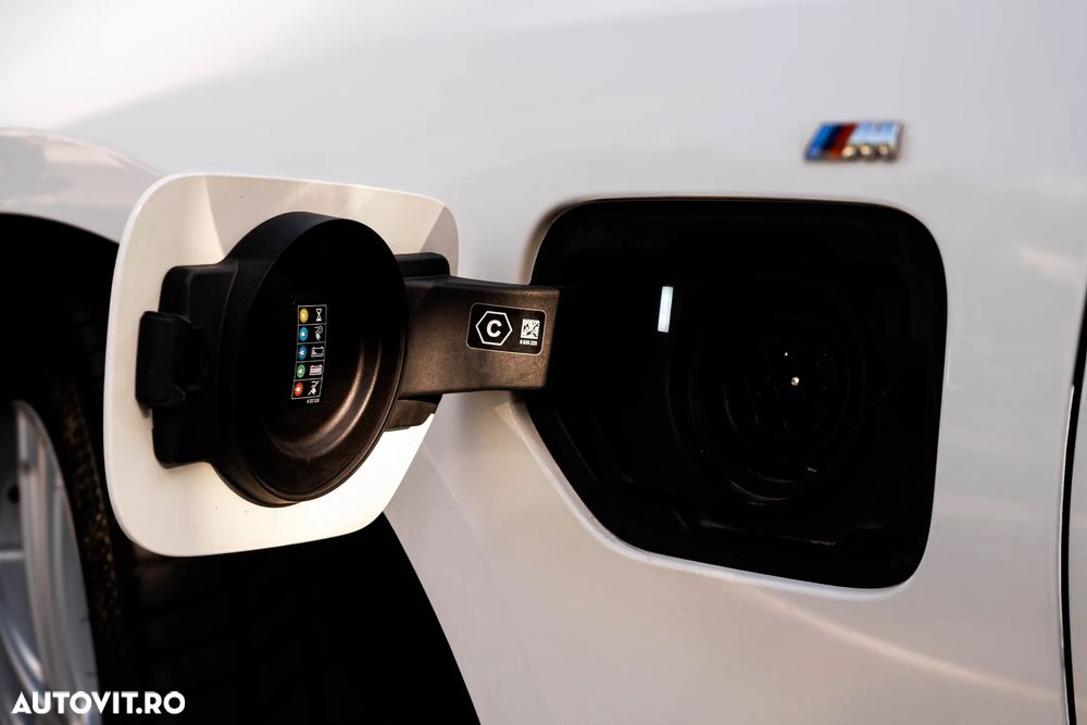 BMW Seria 3 330e Touring xDrive Aut. M Sport - 16