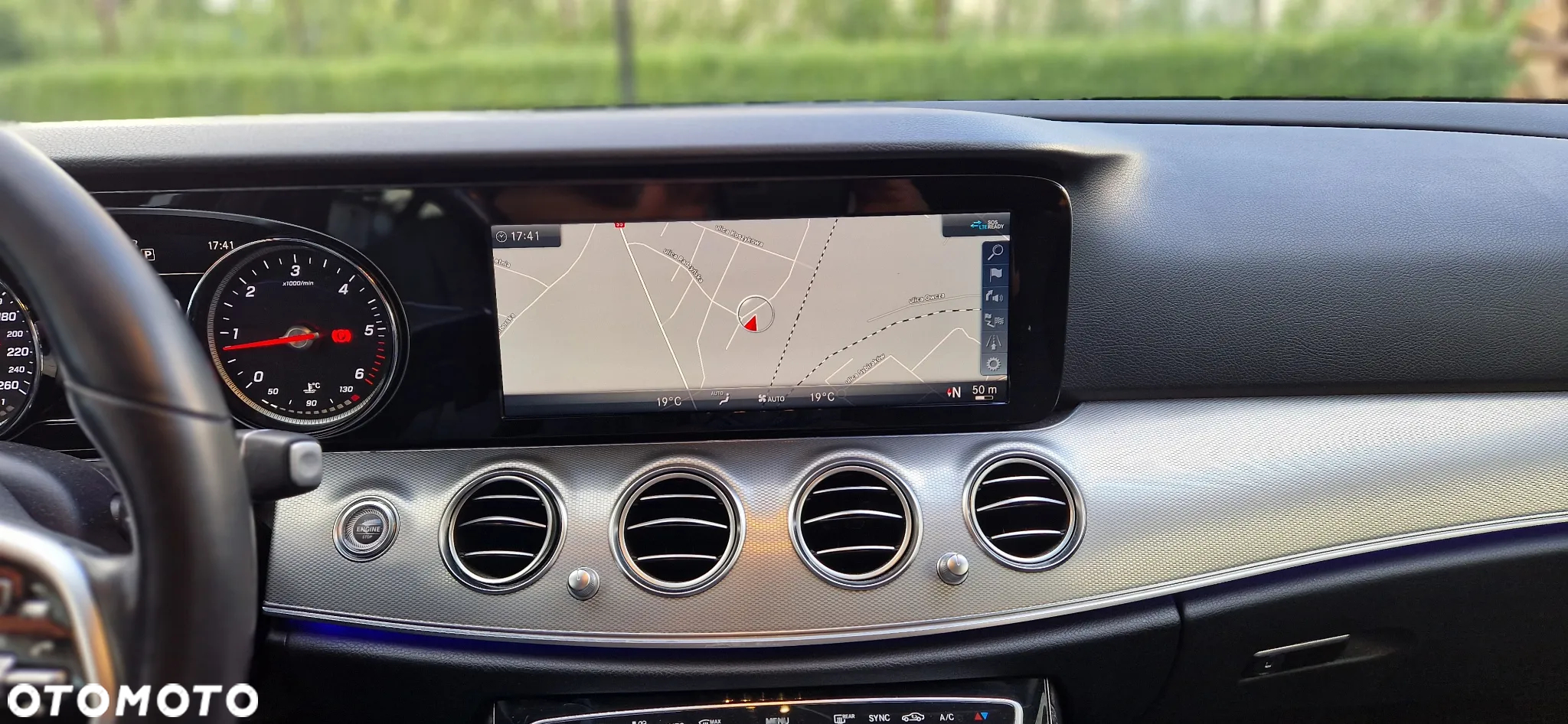 Mercedes-Benz Klasa E 220 d T 9G-TRONIC - 14