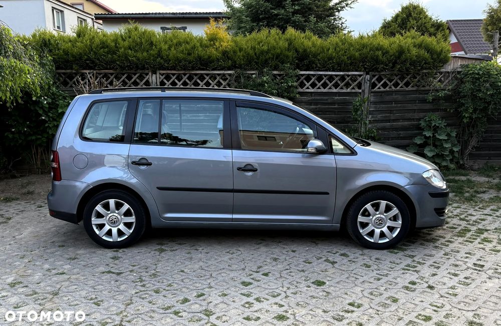 Volkswagen Touran 1.9 TDI Conceptline - 4