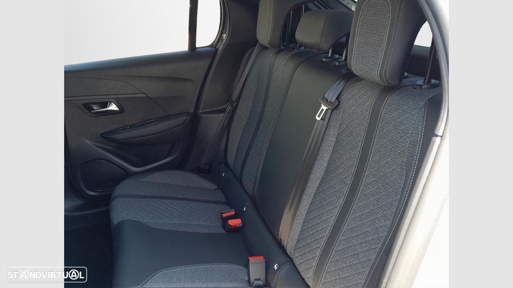 Peugeot 208 1.2 Hybrid Allure e-DCS6 — fotografia 14