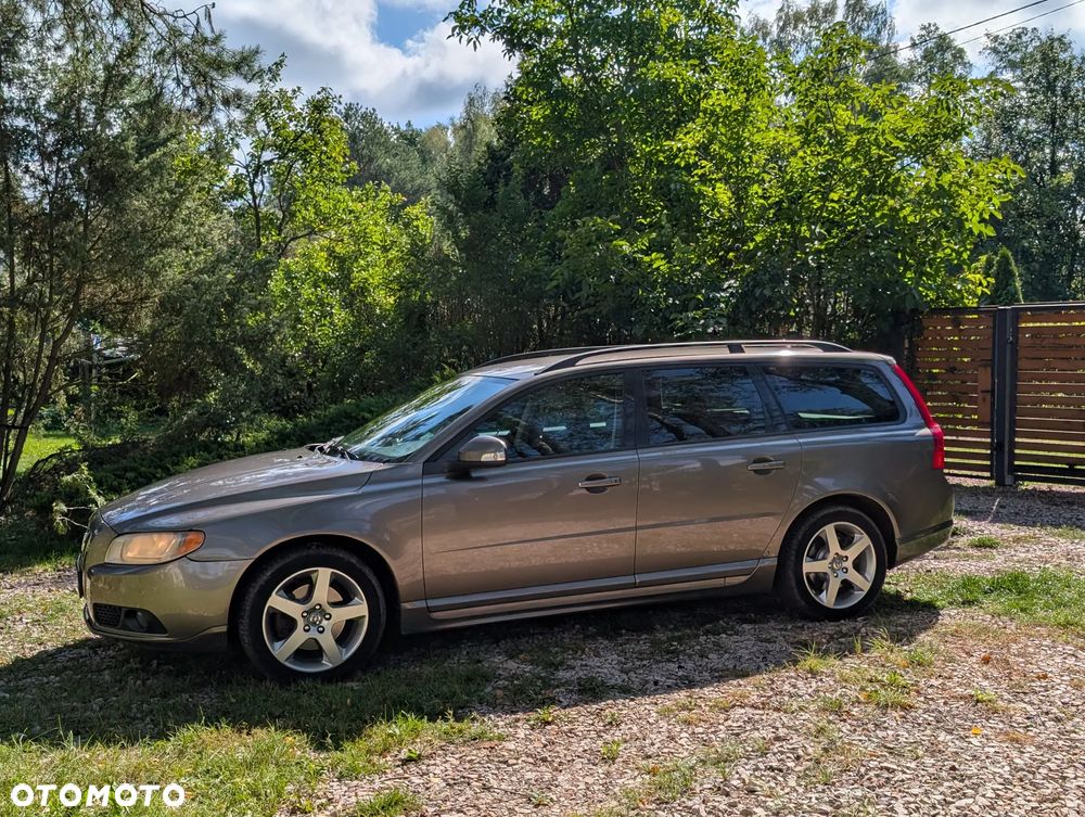 Volvo V70 2.0D Momentum - 1