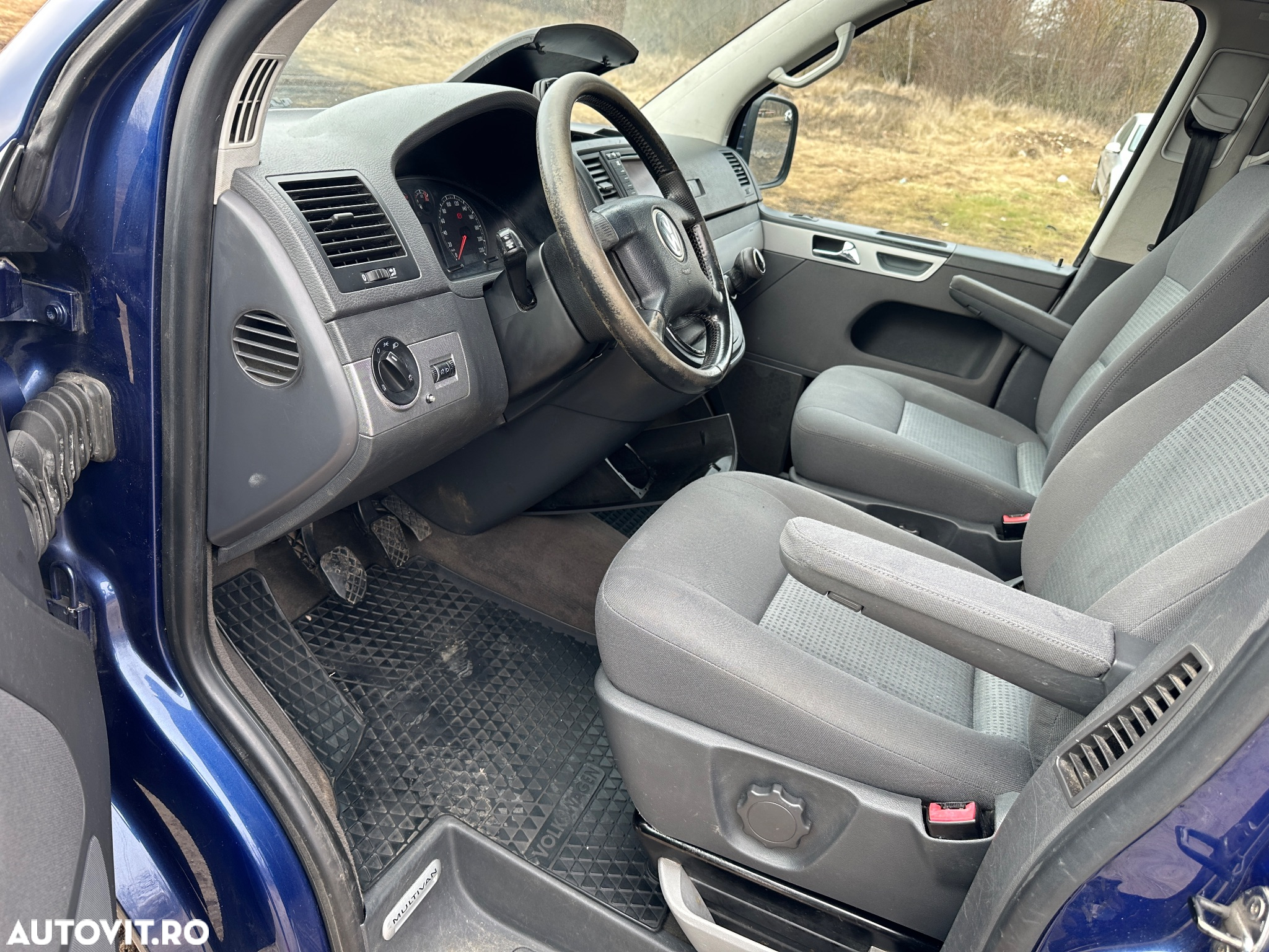 Volkswagen Multivan - 10
