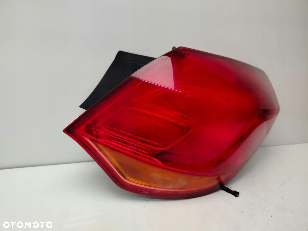 OPEL ASTRA J HB LAMPA PRAWY TYŁ PRAWA TYLNA - 2