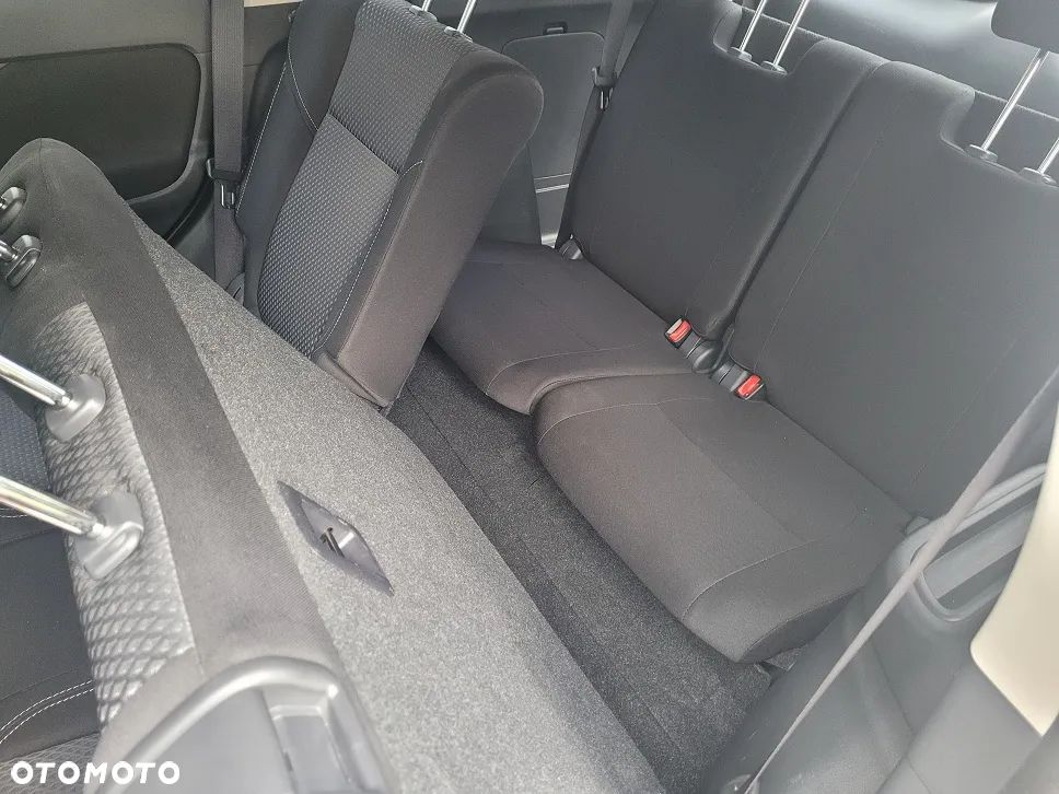 Mitsubishi Outlander 2.0 Intense + Navi 4WD CVT - 11