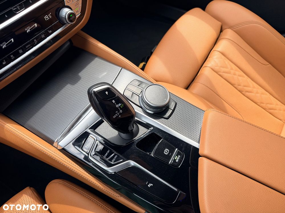 BMW Seria 5 530i xDrive M Sport sport - 32