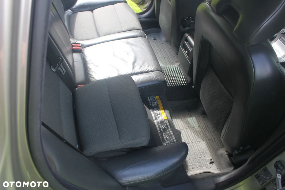 Volvo V70 2.4D Momentum - 26