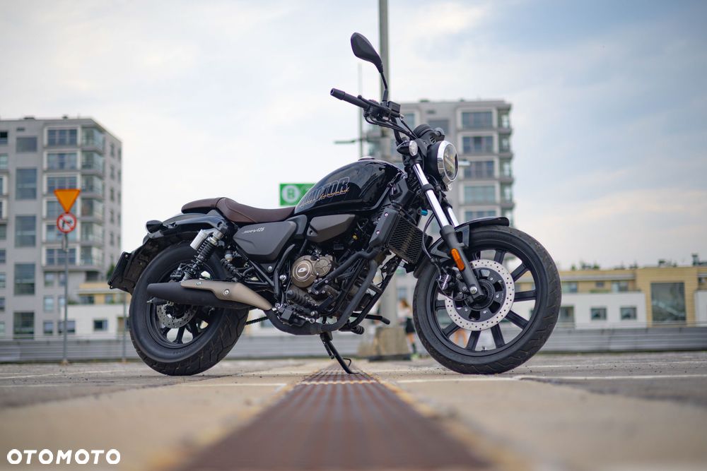 QJMOTOR SRV 125 - 17