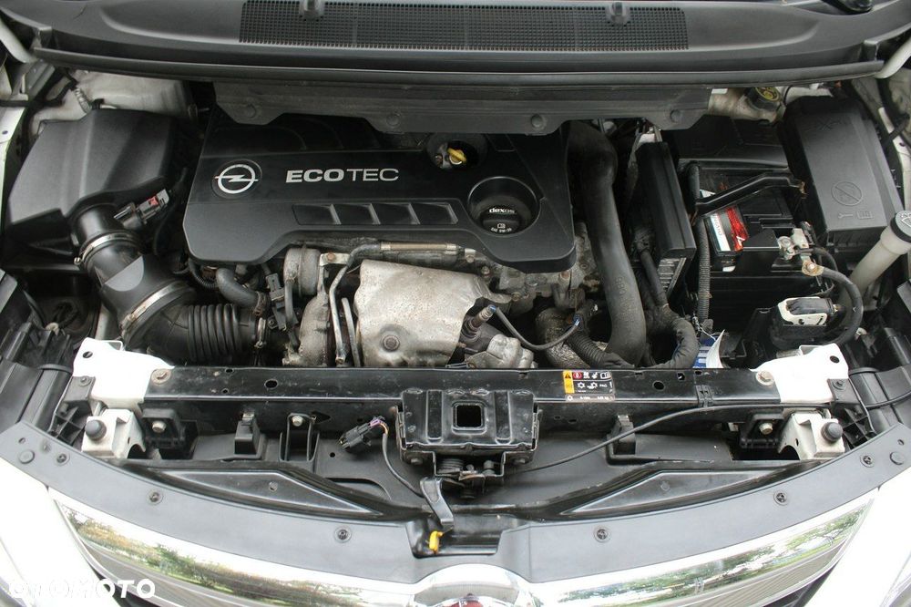 Opel Zafira Tourer 1.6 SIDI Turbo ecoFLEX Start/Stop Innovation - 32