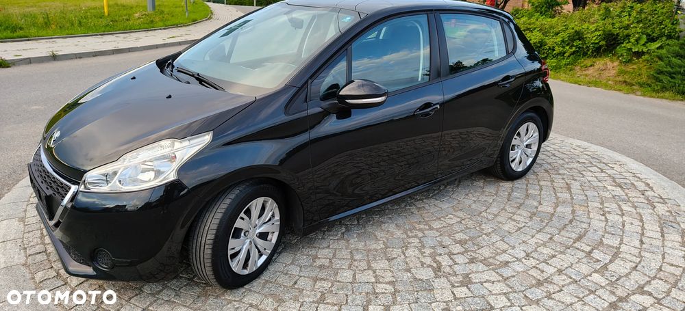 Peugeot 208 - 10