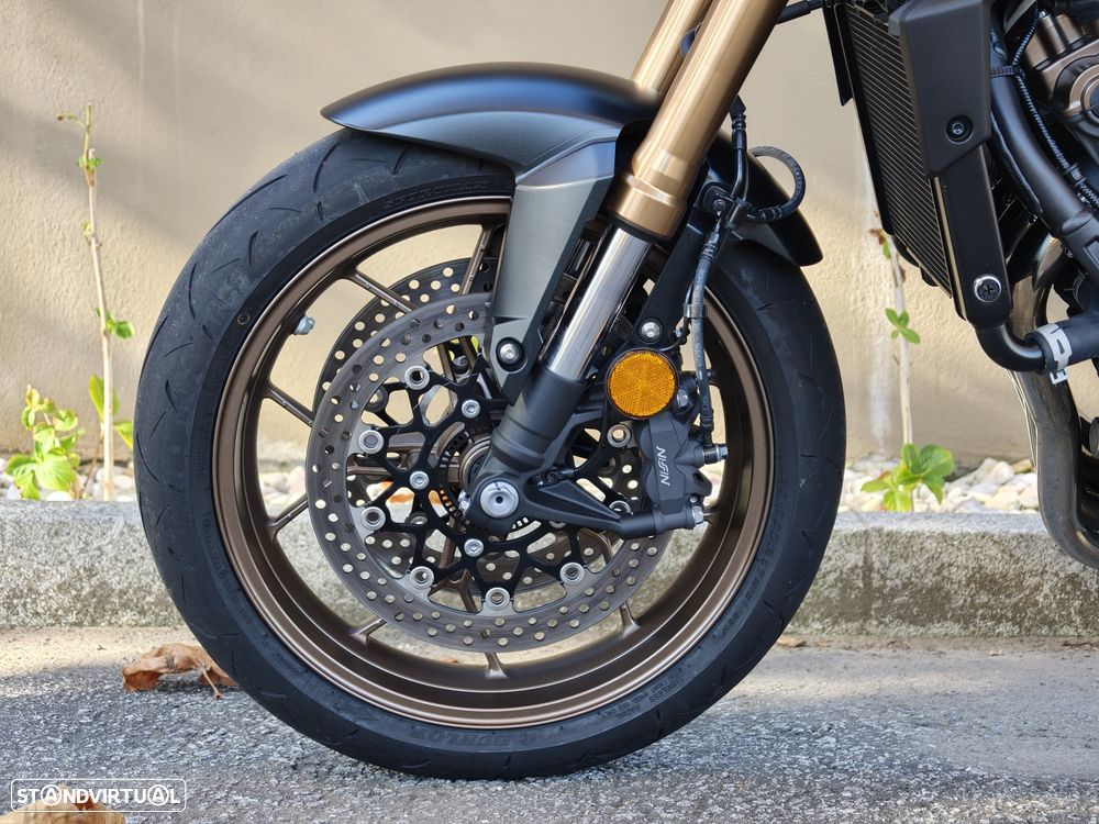 Honda CB 650R E-Clutch + Pack Confort - 9