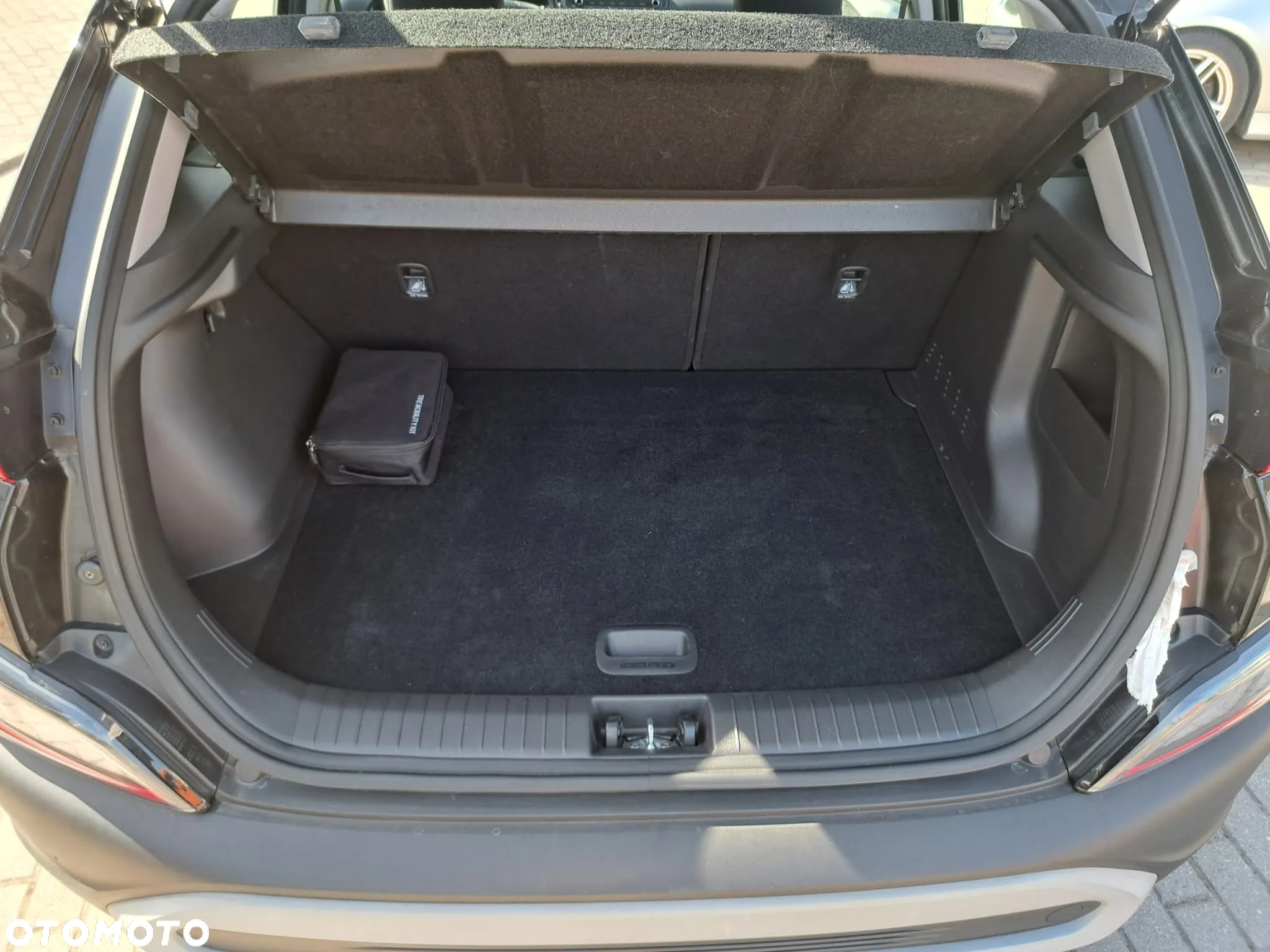 Hyundai Kona - 8