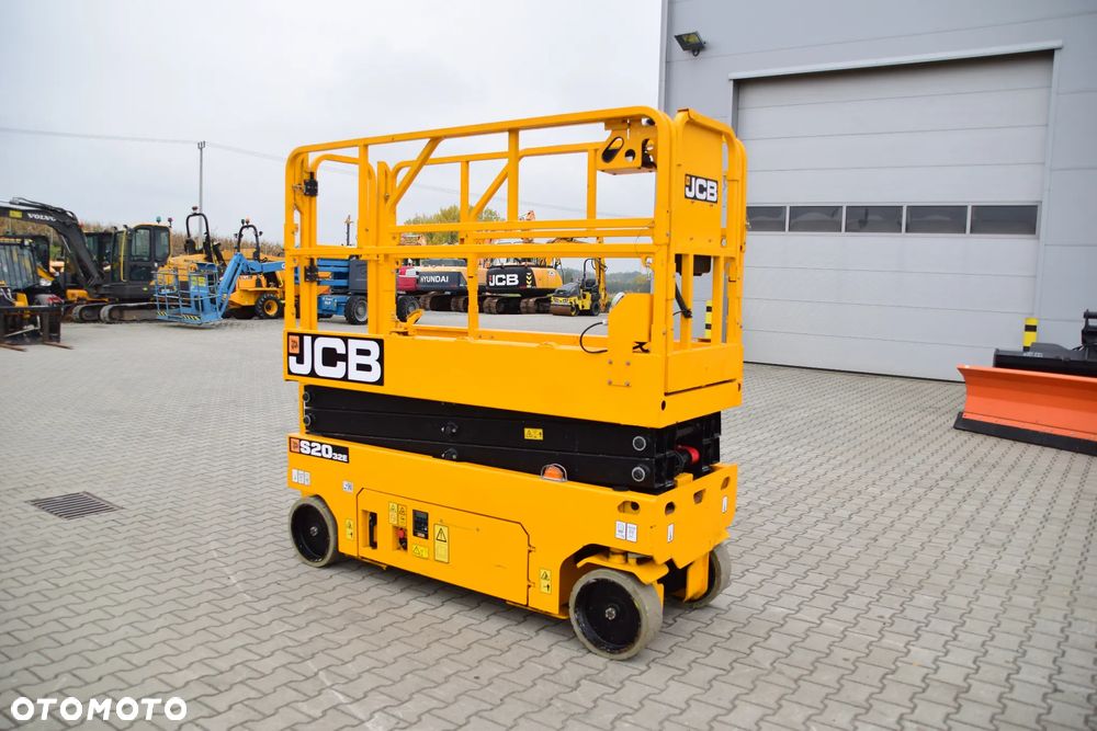 JCB S2032 - 12