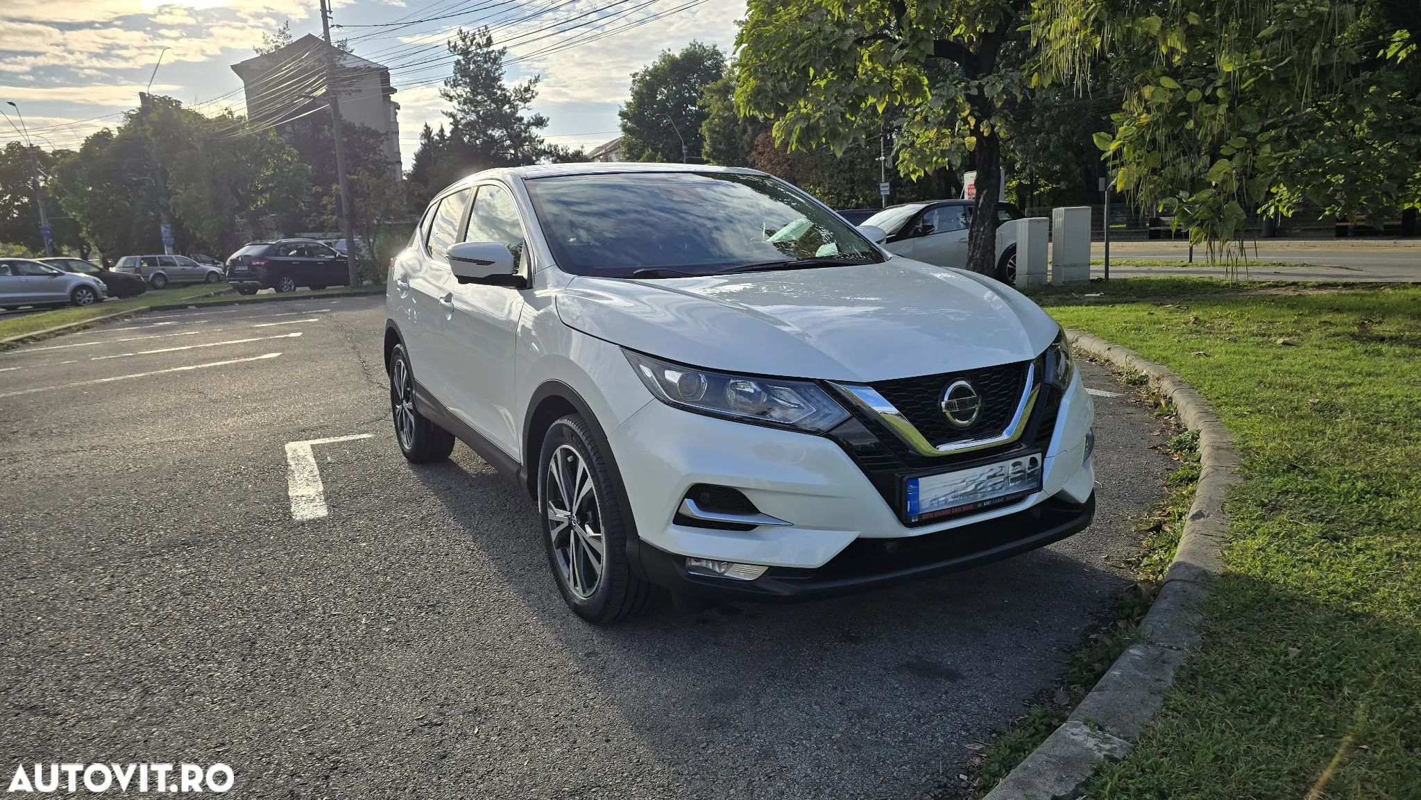 Nissan Qashqai 1.3 l MHEV X-Tronic N-Connecta - 1