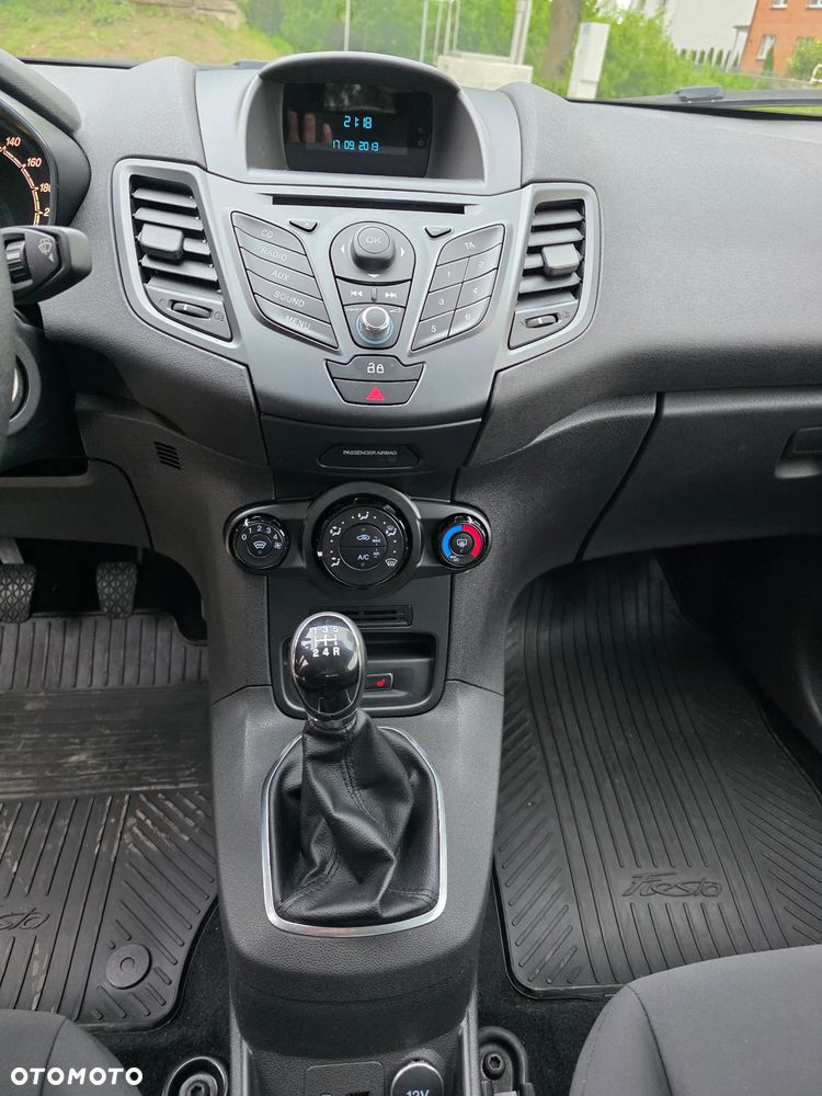 Ford Fiesta 1.0 Champions Edition - 16