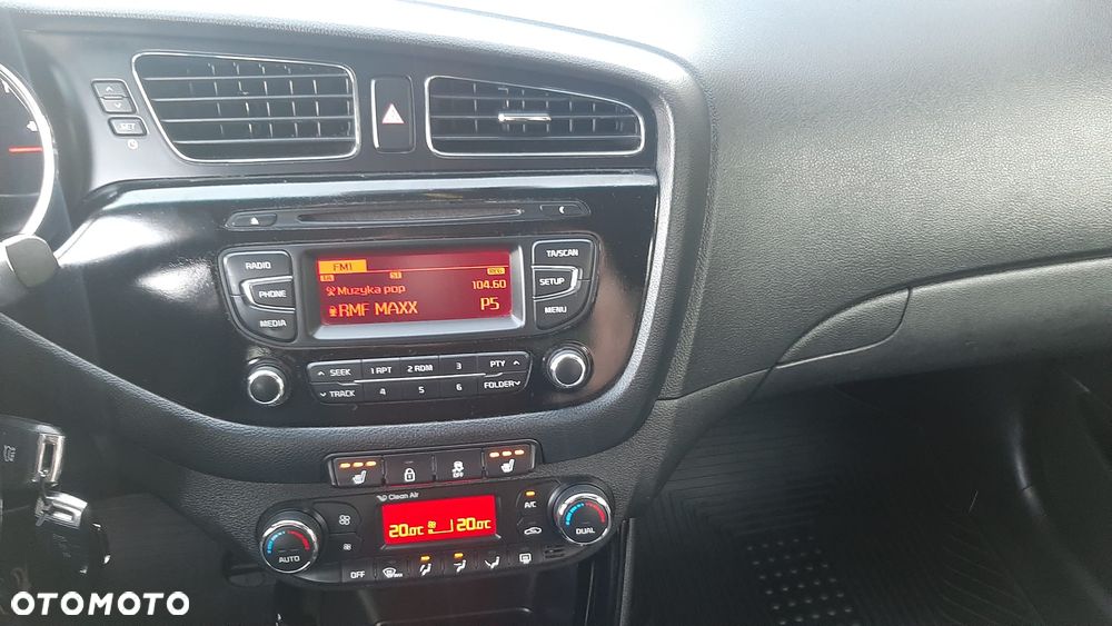 Kia Ceed 1.6 GDI Dream Team Edition - 20