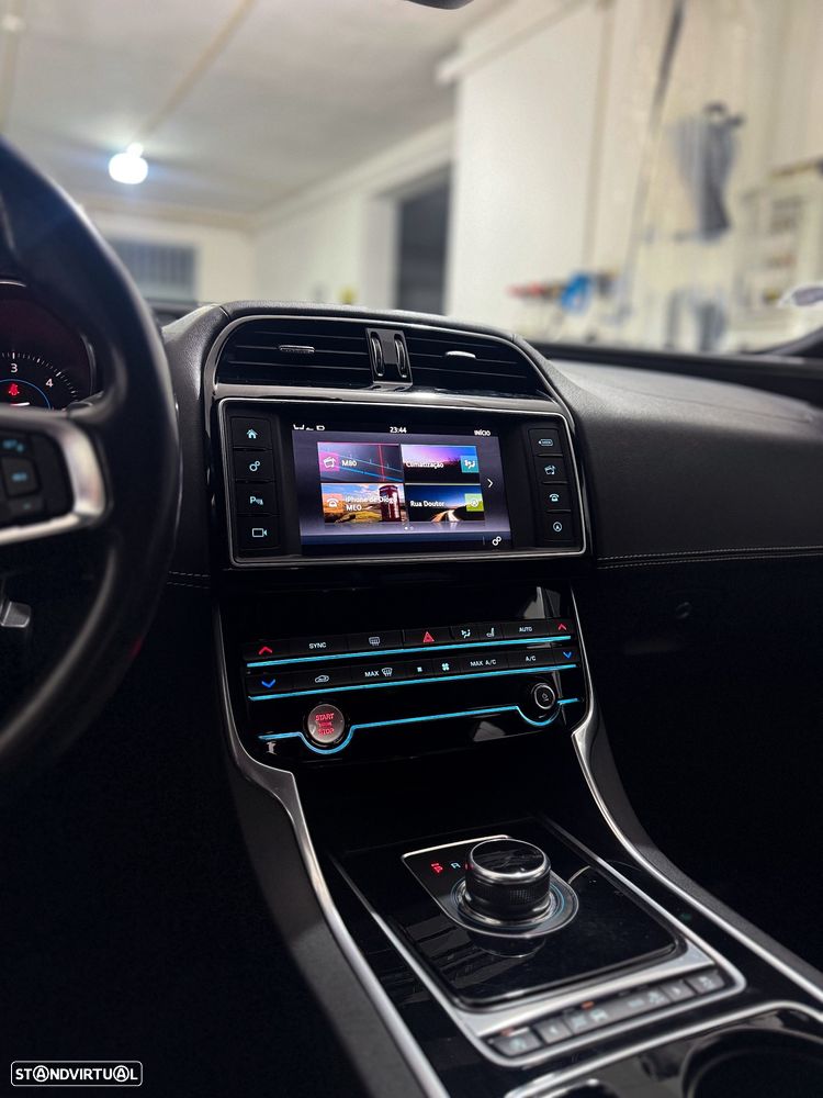 Jaguar XE E-Performance Aut. R-Sport - 12