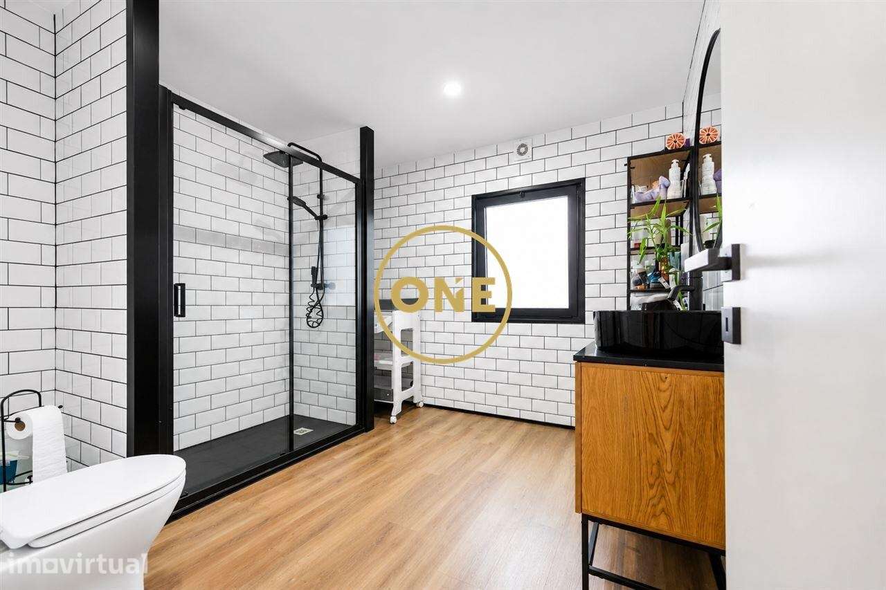 Moradia T3 Totalmente Remodelada com Escritório e Cave Adaptável a T2 - Grande imagem: 4/39