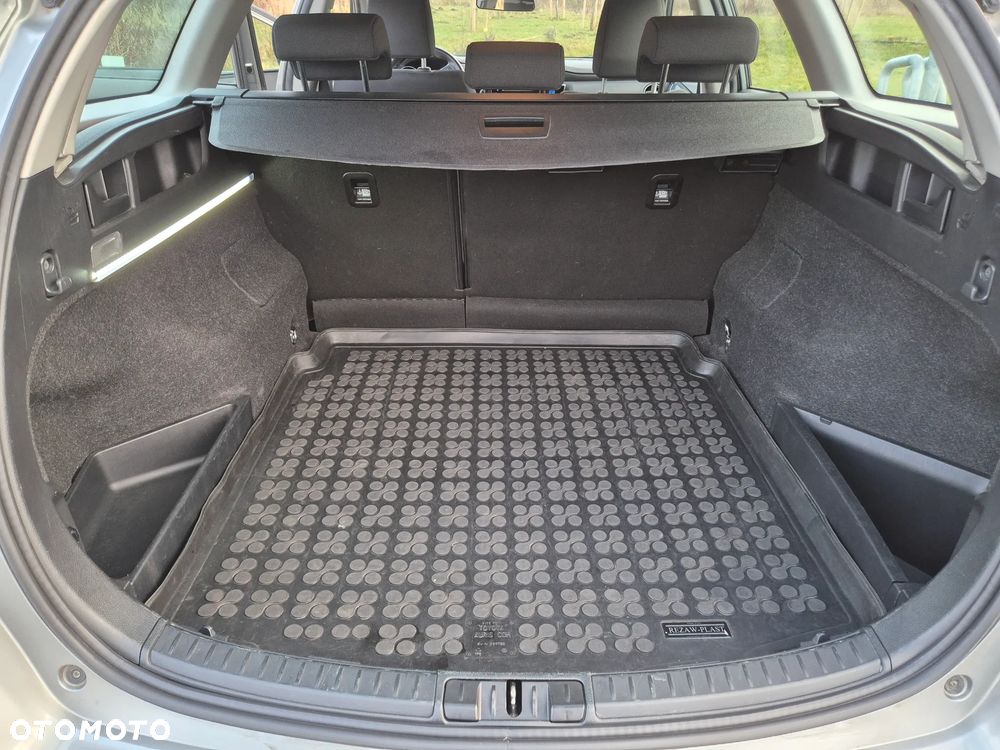 Toyota Auris 1.6 Premium - 12