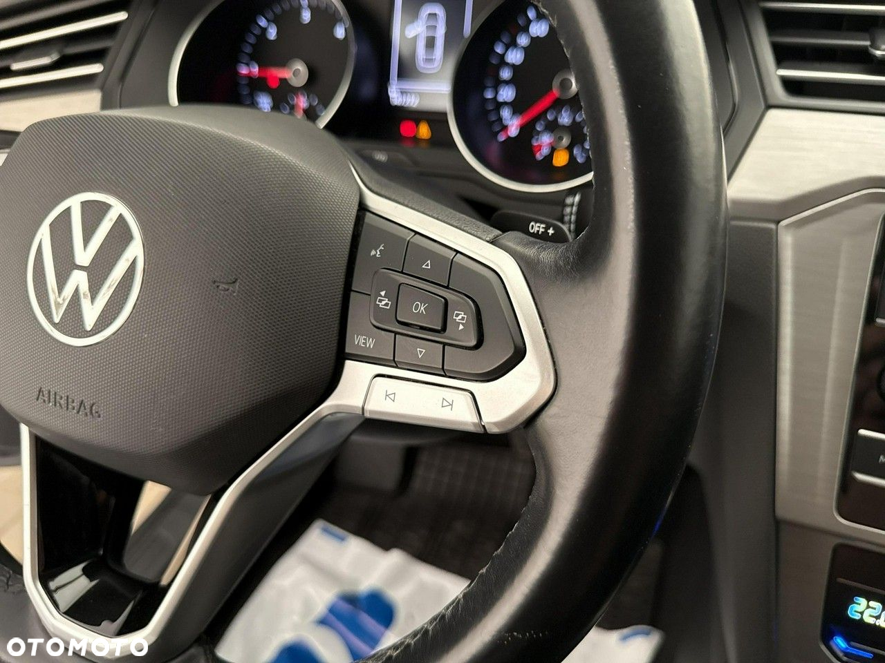 Volkswagen Passat - 25