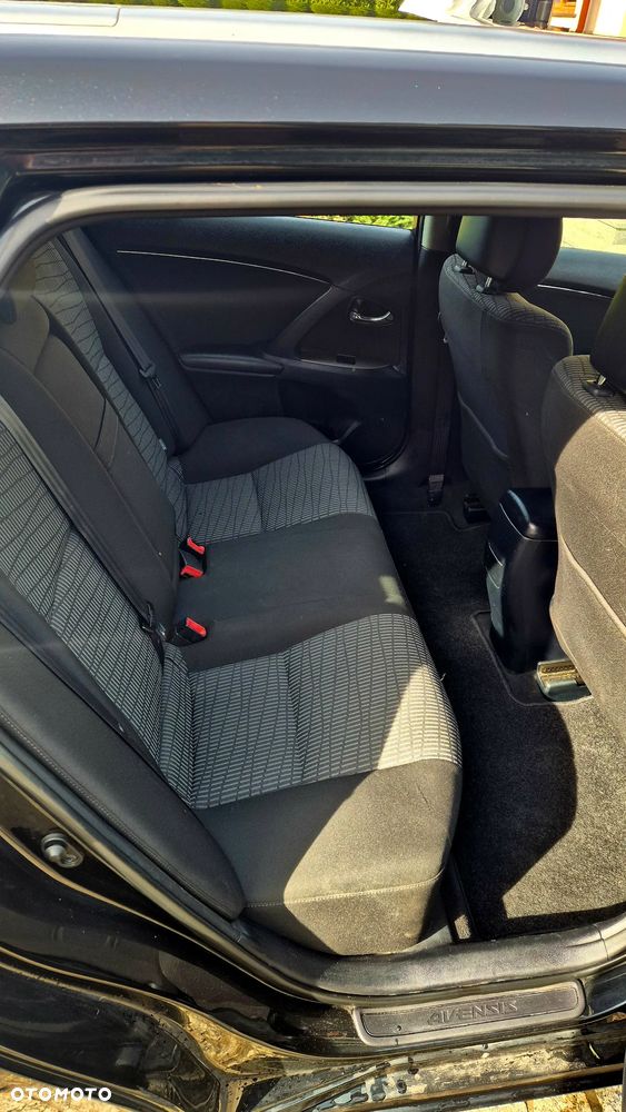 Toyota Avensis 2.0 D-4D Sol - 21