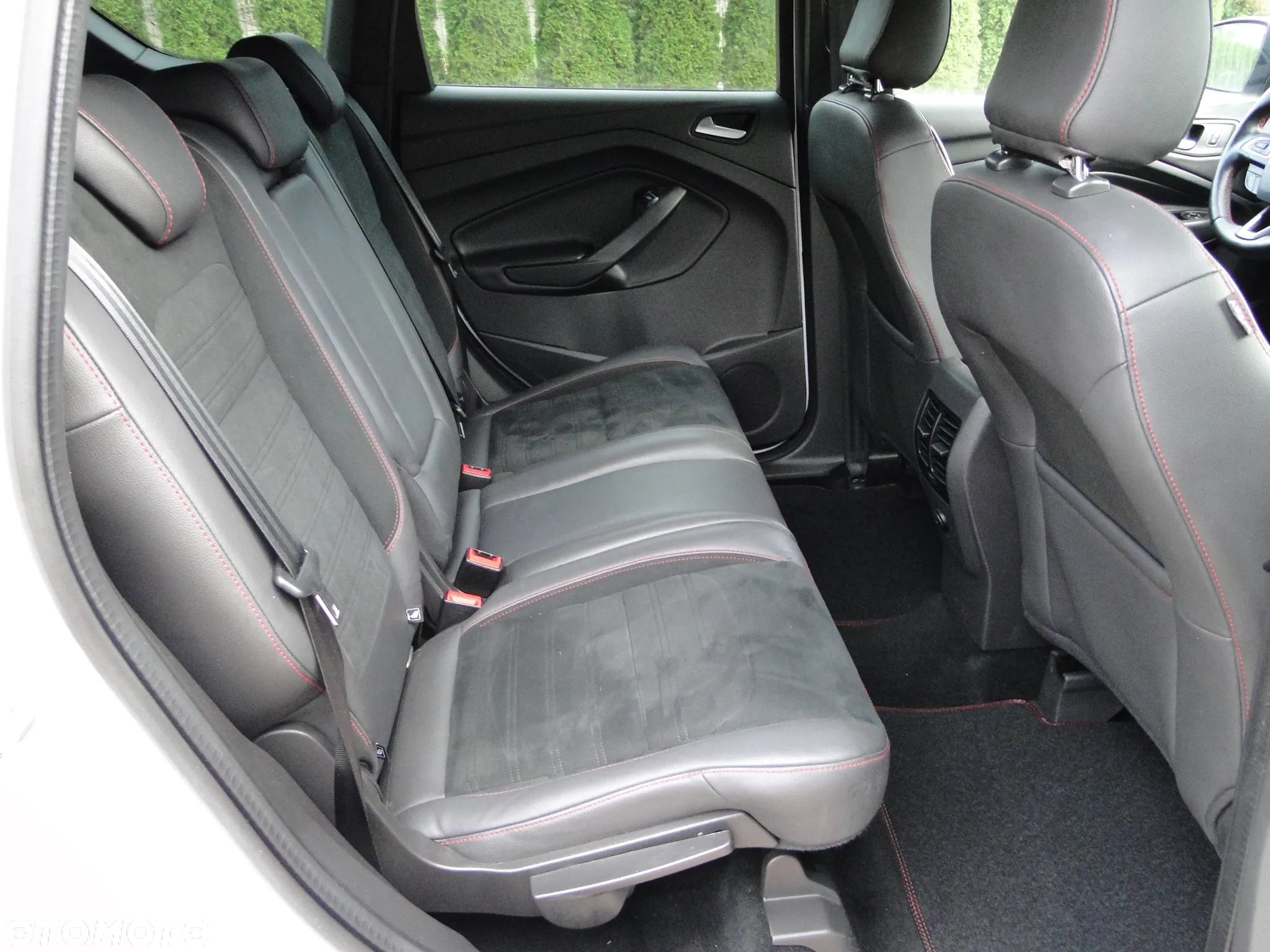 Ford Kuga 1.5 EcoBoost FWD ST-Line ASS - 28