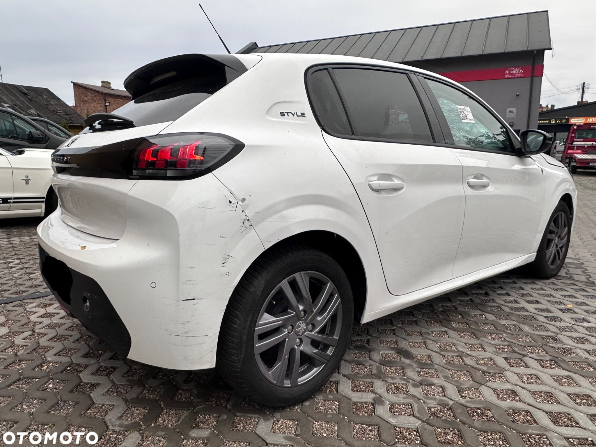 Peugeot 208 1.2 PureTech Style S&S - 12