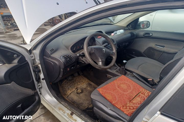 Egr Peugeot 206 1 (facelift)  [din 2002 pana  2009] Sedan 1.4 MT (75 hp) - 10
