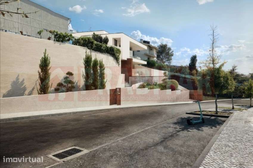 TERRENO PARA MORADIA T4 ISOLADA COM PISCINA E GARAGEM - Grande imagem: 4/12