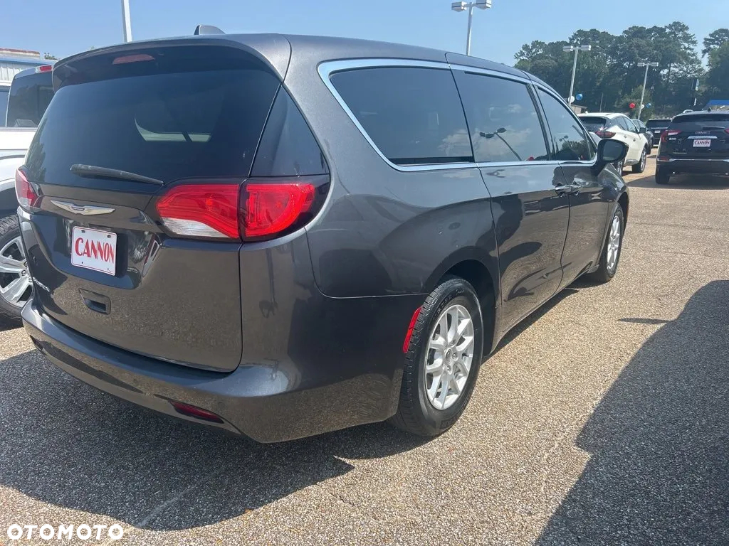Chrysler Pacifica - 3