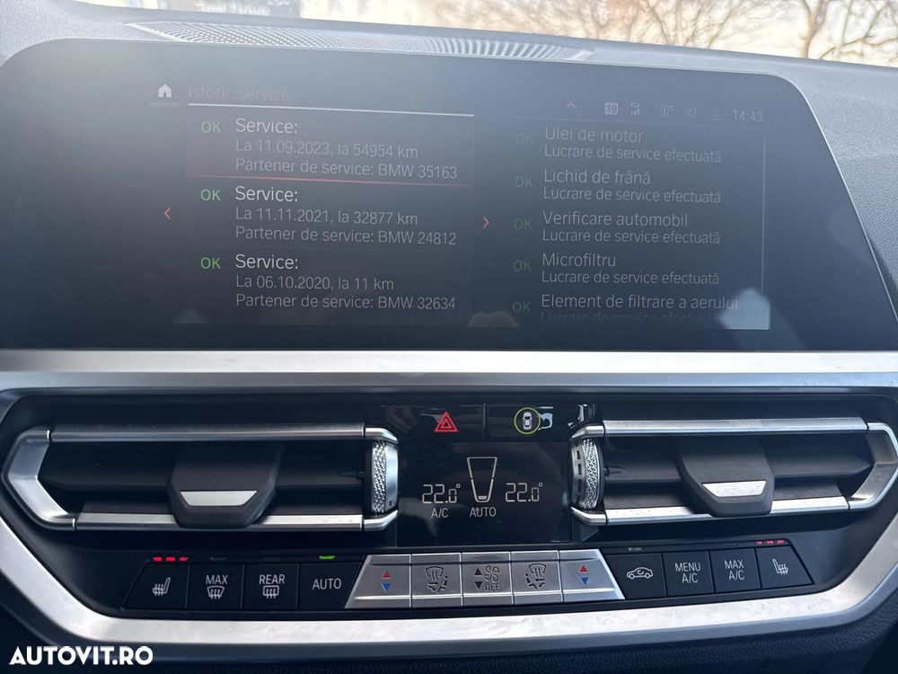 BMW Seria 3 330e Aut. Sport Line - 16