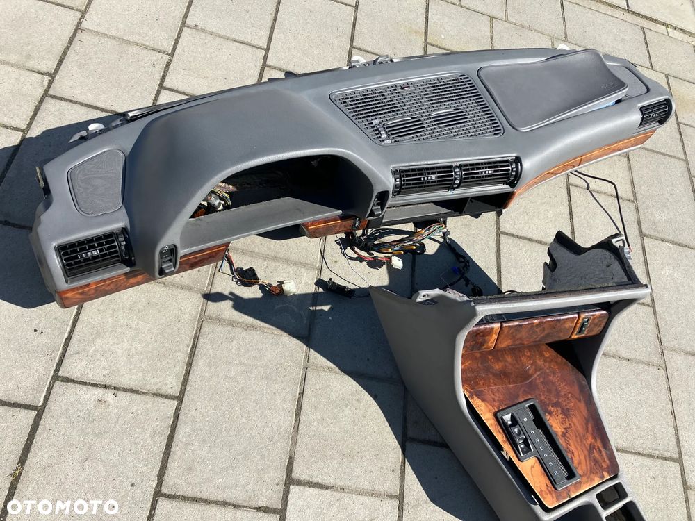 DESKA ROZDZIELCZA KONSOLA BMW E32 SZARA LIFT AIRBAG SCHOWEK KRATKA TUNEL - 8