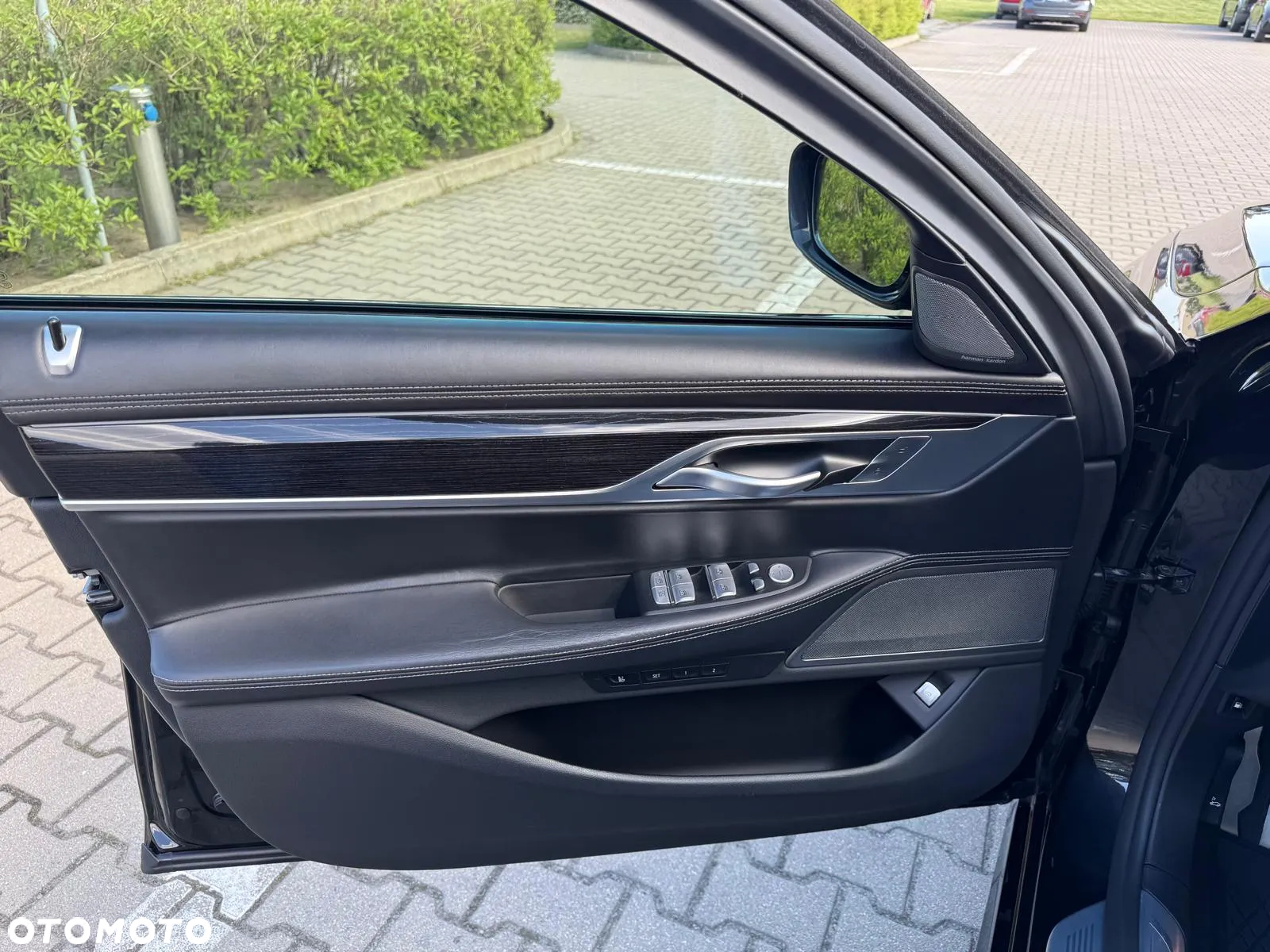 BMW Seria 7 740e iPerformance - 14