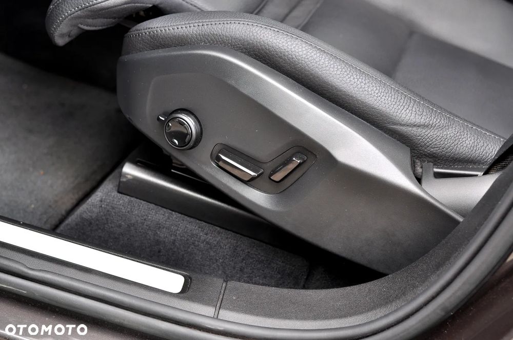 Volvo XC 60 T6 AWD Plug-In Hybrid Inscription - 22