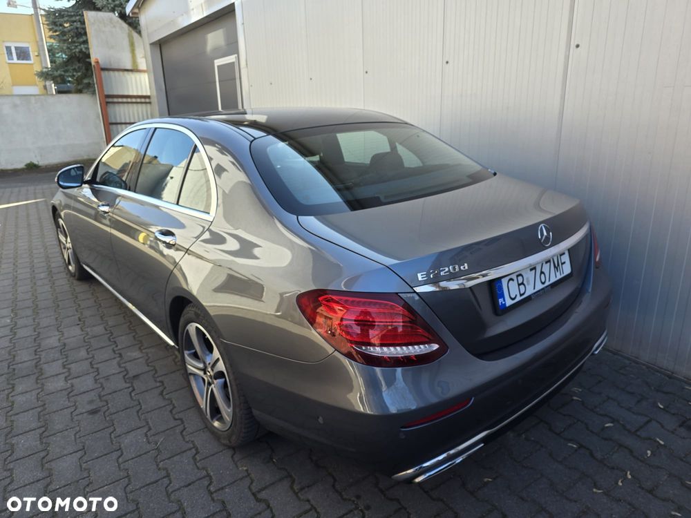 Mercedes-Benz Klasa E 220 d 9G-TRONIC - 3
