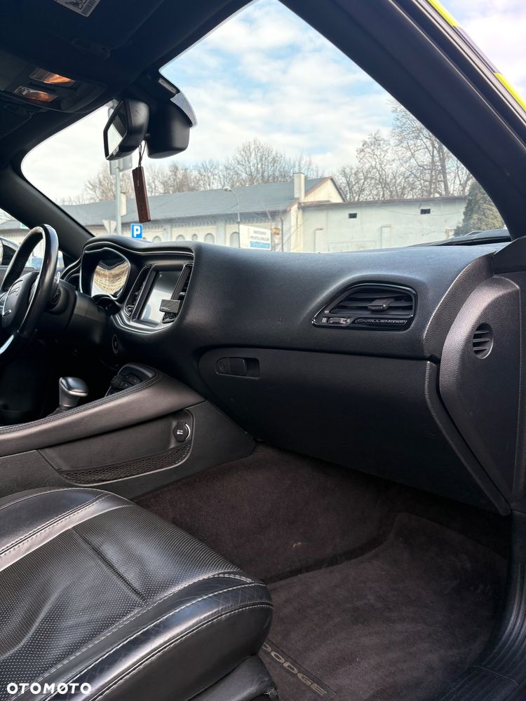 Dodge Challenger 6.1 SRT8 - 13