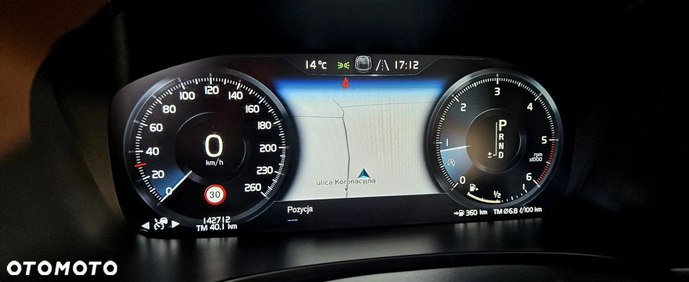 Volvo V90 Cross Country D5 AWD Geartronic Pro - 27