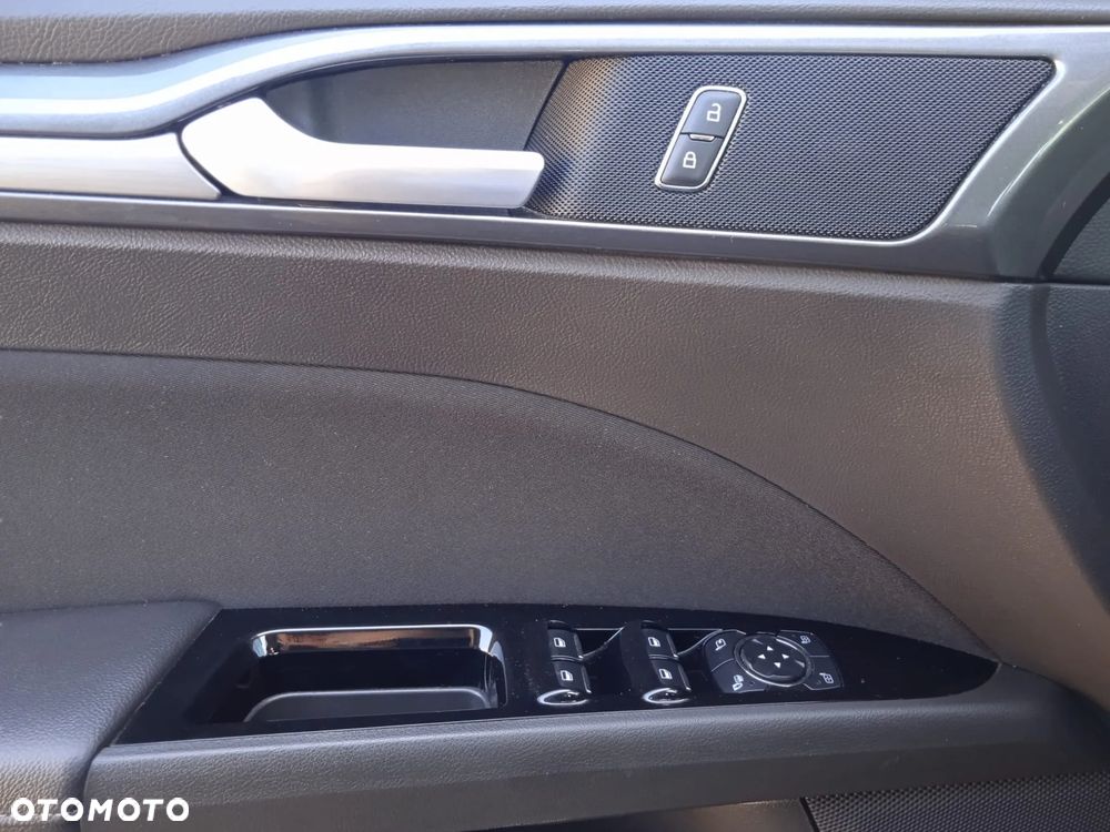 Ford Mondeo 2.0 EcoBlue Titanium - 26