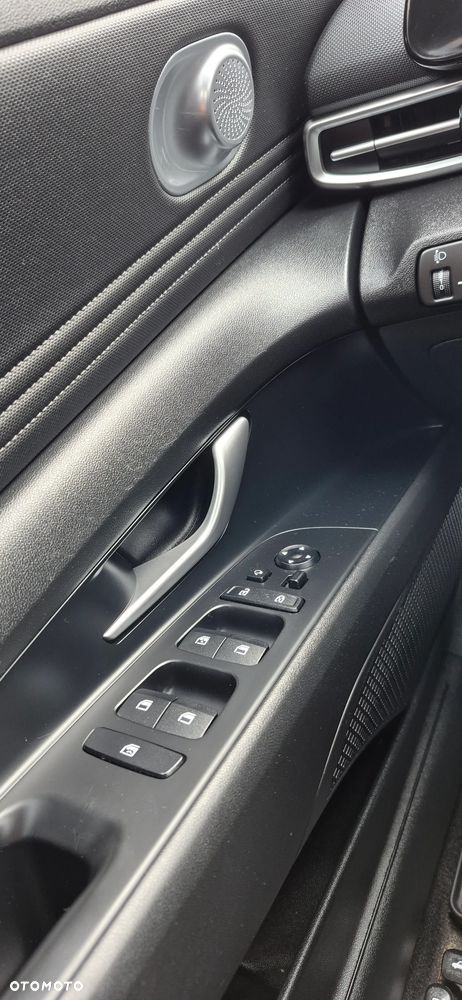 Hyundai Elantra 1.6 Smart CVT - 17