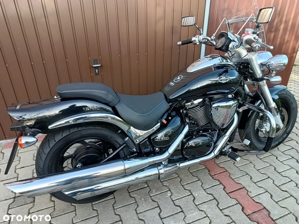 Suzuki Intruder - 8