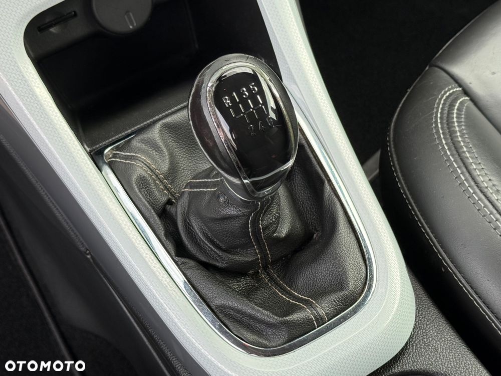 Opel Astra 1.6 Turbo Sport - 26