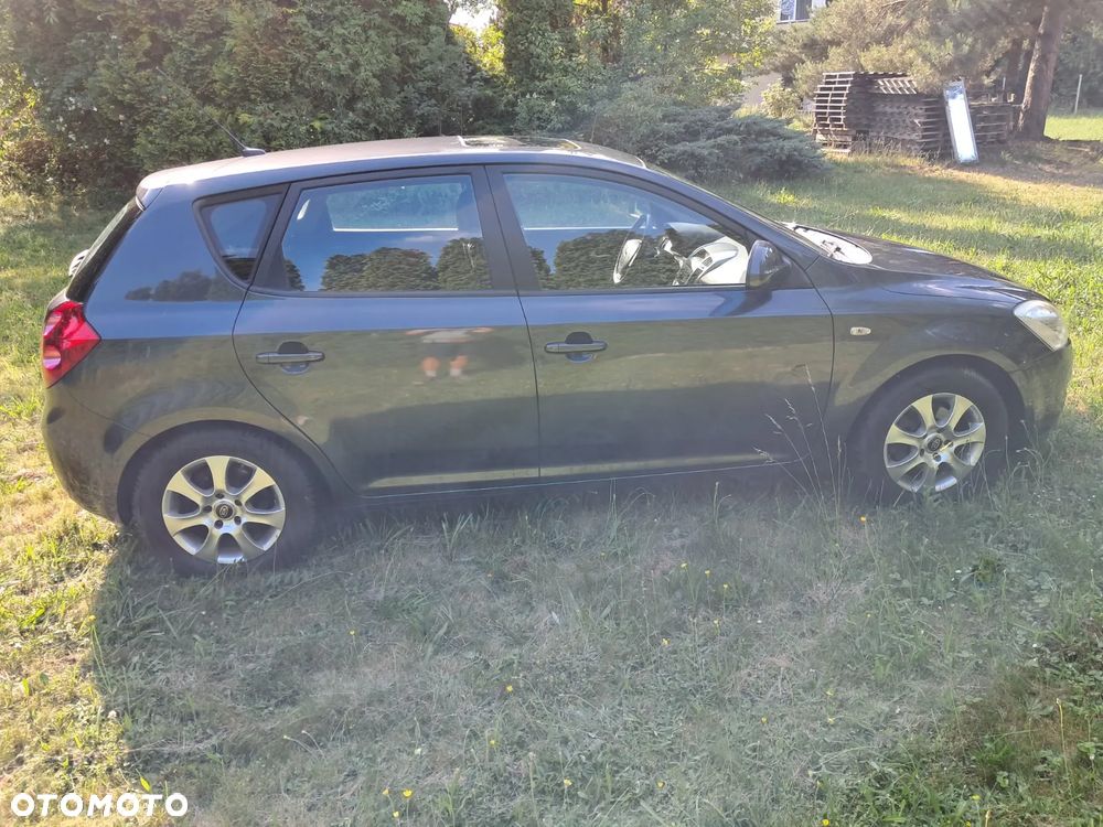 Kia Ceed 1.4 Comfort + - 8
