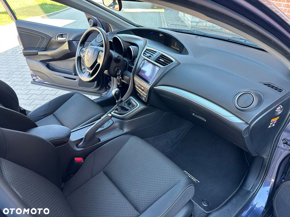 Honda Civic 1.8 i-VTEC Executive Black Edition - 20