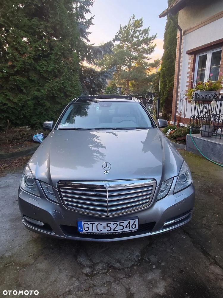 Mercedes-Benz E-Class 2010 photo 5