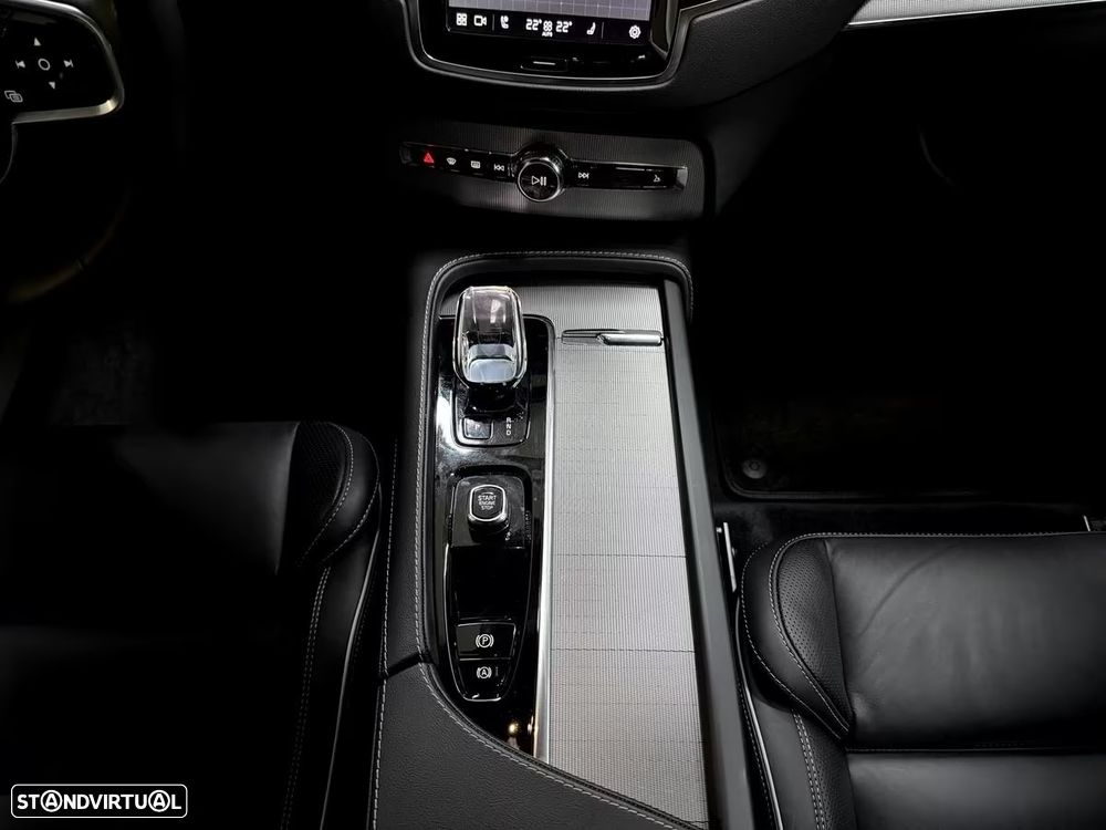 Volvo XC 90 T8 AWD Recharge Plus Dark - 12