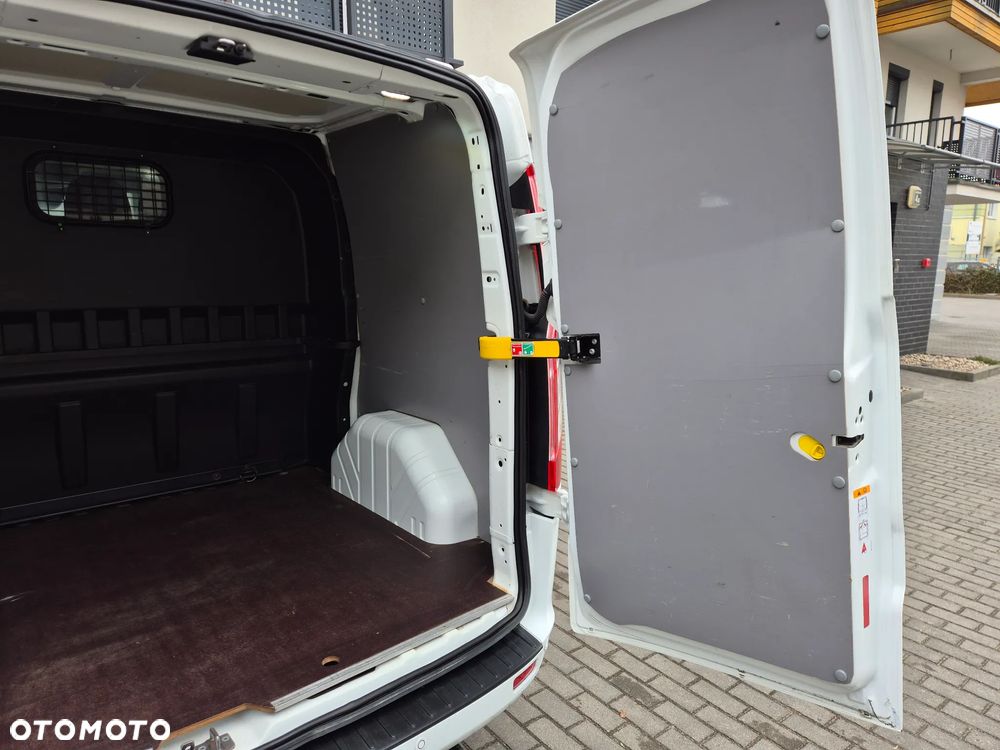Ford TRANSIT CUSTOM - 10