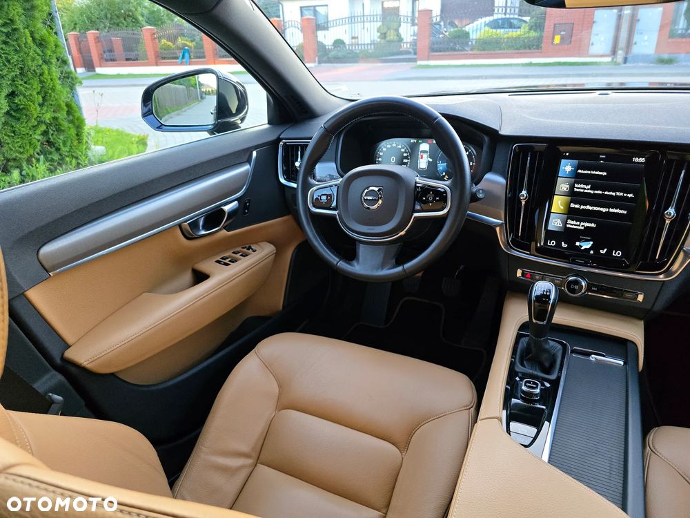 Volvo V90 D3 Momentum Pro - 29